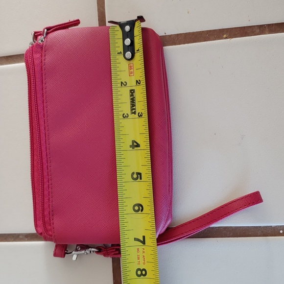 Safekeeper wristlet, dark pink. NEW - Picture 3 of 5
